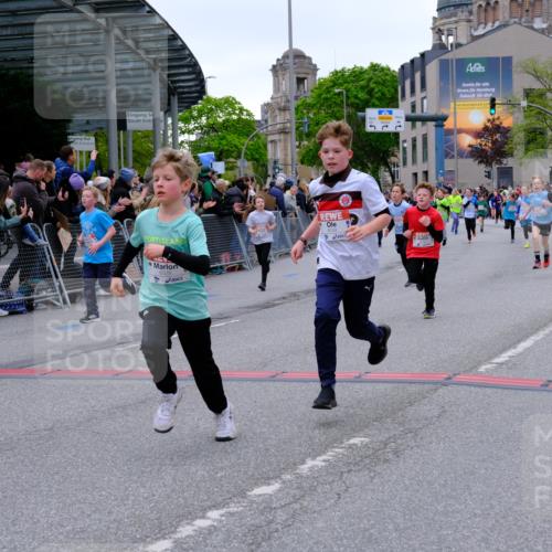 25.04.2026 - Das Zehntel Tim E. http://msf.ph/oto/9575395 25.04.2026 10:53:42 Ziel 5030, 5165, 5173, 5269, 5279, 5317, 5318, 5324, 5529, 5683, 5795, 6028, 6106, 6166, 6229, 6231, 6237, 6244, 6363, 6912, 6926, 7153, 7181, 7185, 7191, 7245, 7387, 7690, 7697, 7885, 7899, 8048, 8059 meine-sportfotos.de