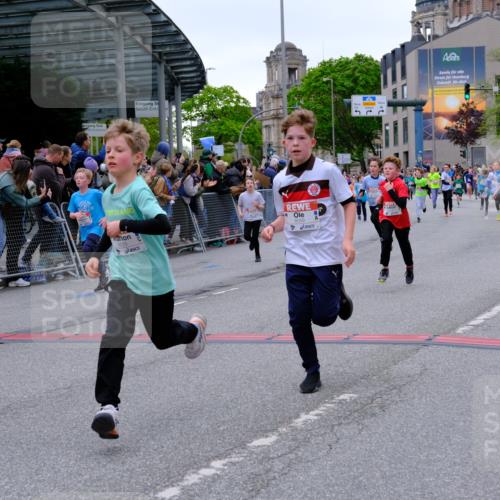 25.04.2026 - Das Zehntel Tim E. http://msf.ph/oto/9575396 25.04.2026 10:53:42 Ziel 5030, 5165, 5173, 5269, 5279, 5317, 5318, 5324, 5529, 5683, 5795, 6028, 6106, 6166, 6229, 6231, 6237, 6244, 6363, 6912, 6926, 7153, 7181, 7185, 7191, 7245, 7387, 7690, 7697, 7885, 7899, 8048, 8059 meine-sportfotos.de