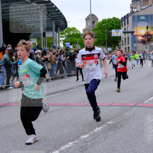 25.04.2026 - Das Zehntel Tim E. http://msf.ph/oto/9575397 25.04.2026 10:53:42 Ziel 5030, 5165, 5173, 5269, 5279, 5317, 5318, 5324, 5529, 5683, 5795, 6028, 6106, 6166, 6229, 6231, 6237, 6244, 6363, 6912, 6926, 7153, 7181, 7185, 7191, 7245, 7387, 7690, 7697, 7885, 7899, 8048, 8059 meine-sportfotos.de