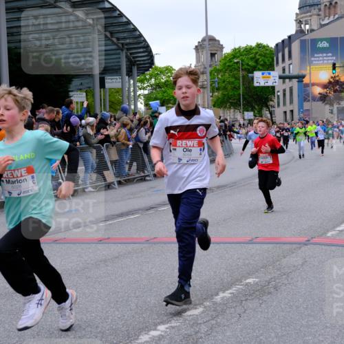 25.04.2026 - Das Zehntel Tim E. http://msf.ph/oto/9575398 25.04.2026 10:53:42 Ziel 5030, 5165, 5173, 5269, 5279, 5317, 5318, 5324, 5529, 5683, 5795, 6028, 6106, 6166, 6229, 6231, 6237, 6244, 6363, 6912, 6926, 7153, 7181, 7185, 7191, 7245, 7387, 7690, 7697, 7885, 7899, 8048, 8059 meine-sportfotos.de