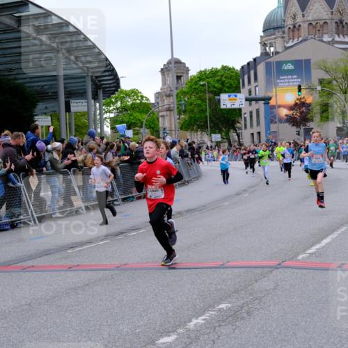 25.04.2026 - Das Zehntel Tim E. http://msf.ph/oto/9575402 25.04.2026 10:53:43 Ziel 5030, 5165, 5269, 5317, 5318, 5324, 5529, 5683, 5795, 6028, 6106, 6166, 6231, 6237, 6244, 6363, 6912, 6926, 7153, 7181, 7185, 7191, 7245, 7387, 7690, 7697, 7885, 7899, 8048, 8059 meine-sportfotos.de