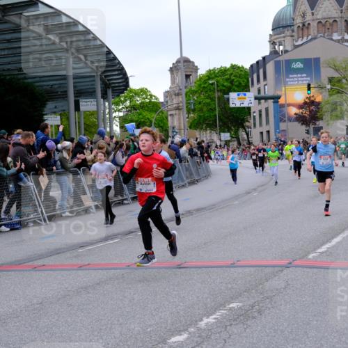 25.04.2026 - Das Zehntel Tim E. http://msf.ph/oto/9575403 25.04.2026 10:53:43 Ziel 5030, 5165, 5269, 5317, 5318, 5324, 5529, 5683, 5795, 6028, 6106, 6166, 6231, 6237, 6244, 6363, 6912, 6926, 7153, 7181, 7185, 7191, 7245, 7387, 7690, 7697, 7885, 7899, 8048, 8059 meine-sportfotos.de
