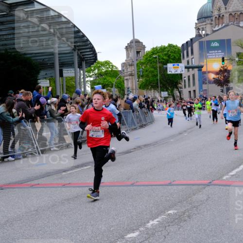 25.04.2026 - Das Zehntel Tim E. http://msf.ph/oto/9575404 25.04.2026 10:53:43 Ziel 5030, 5165, 5269, 5317, 5318, 5324, 5529, 5683, 5795, 6028, 6106, 6166, 6231, 6237, 6244, 6363, 6912, 6926, 7153, 7181, 7185, 7191, 7245, 7387, 7690, 7697, 7885, 7899, 8048, 8059 meine-sportfotos.de