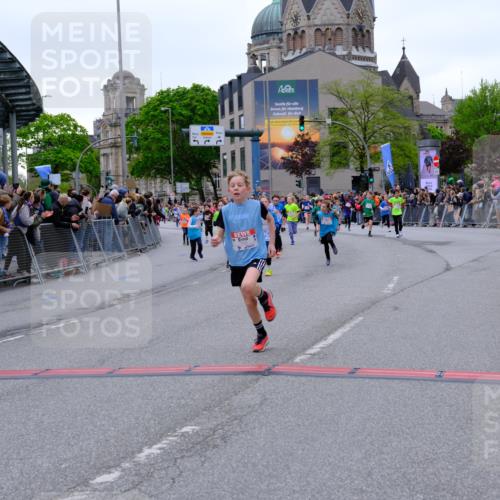 25.04.2026 - Das Zehntel Tim E. http://msf.ph/oto/9575410 25.04.2026 10:53:44 Ziel 5030, 5165, 5317, 5318, 5324, 5529, 5564, 5683, 5729, 6028, 6106, 6166, 6231, 6244, 6363, 6912, 6926, 7153, 7181, 7185, 7191, 7233, 7245, 7253, 7387, 7690, 7697, 7746, 7885, 7899, 8048, 8059 meine-sportfotos.de