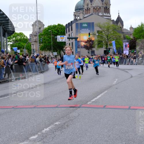 25.04.2026 - Das Zehntel Tim E. http://msf.ph/oto/9575411 25.04.2026 10:53:44 Ziel 5030, 5165, 5317, 5318, 5324, 5529, 5564, 5683, 5729, 6028, 6106, 6166, 6231, 6244, 6363, 6912, 6926, 7153, 7181, 7185, 7191, 7233, 7245, 7253, 7387, 7690, 7697, 7746, 7885, 7899, 8048, 8059 meine-sportfotos.de