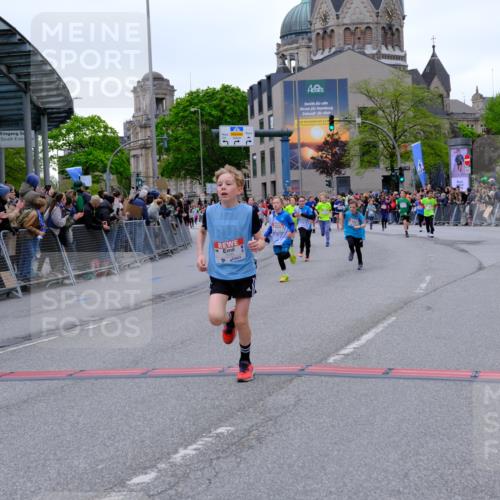 25.04.2026 - Das Zehntel Tim E. http://msf.ph/oto/9575413 25.04.2026 10:53:44 Ziel 5030, 5165, 5317, 5318, 5324, 5529, 5564, 5683, 5729, 6028, 6106, 6166, 6231, 6244, 6363, 6912, 6926, 7153, 7181, 7185, 7191, 7233, 7245, 7253, 7387, 7690, 7697, 7746, 7885, 7899, 8048, 8059 meine-sportfotos.de