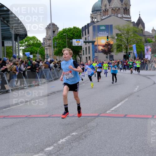 25.04.2026 - Das Zehntel Tim E. http://msf.ph/oto/9575414 25.04.2026 10:53:44 Ziel 5030, 5165, 5317, 5318, 5324, 5529, 5564, 5683, 5729, 6028, 6106, 6166, 6231, 6244, 6363, 6912, 6926, 7153, 7181, 7185, 7191, 7233, 7245, 7253, 7387, 7690, 7697, 7746, 7885, 7899, 8048, 8059 meine-sportfotos.de