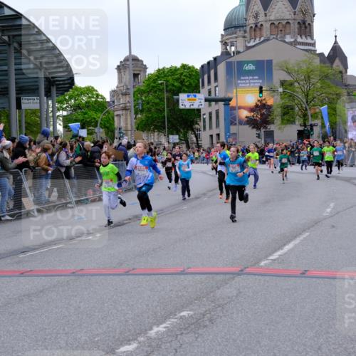 25.04.2026 - Das Zehntel Tim E. http://msf.ph/oto/9575416 25.04.2026 10:53:45 Ziel 5030, 5165, 5317, 5318, 5324, 5564, 5683, 5729, 6028, 6106, 6166, 6213, 6231, 6244, 6363, 6912, 6926, 7153, 7181, 7185, 7191, 7233, 7245, 7253, 7690, 7697, 7746, 7885, 7899, 8048, 8059 meine-sportfotos.de