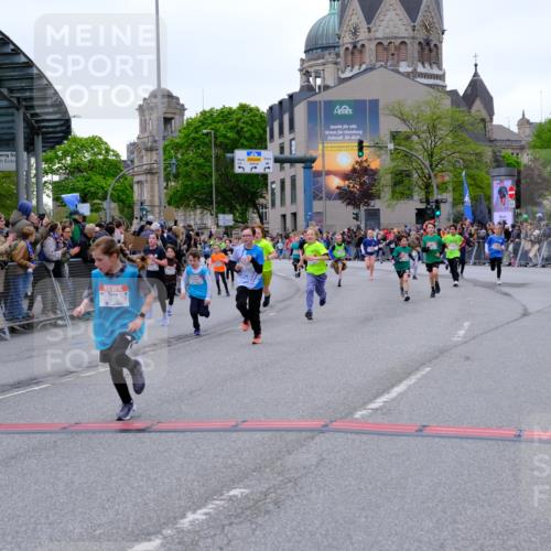 25.04.2026 - Das Zehntel Tim E. http://msf.ph/oto/9575426 25.04.2026 10:53:47 Ziel 5030, 5318, 5324, 5424, 5564, 5683, 5729, 6028, 6060, 6166, 6213, 6244, 6364, 6912, 6926, 7148, 7153, 7181, 7185, 7233, 7253, 7690, 7697, 7746, 7830, 7885, 7899, 7940, 8048, 8059 meine-sportfotos.de