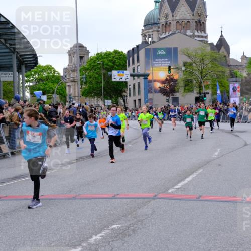 25.04.2026 - Das Zehntel Tim E. http://msf.ph/oto/9575428 25.04.2026 10:53:47 Ziel 5030, 5318, 5324, 5424, 5564, 5683, 5729, 6028, 6060, 6166, 6213, 6244, 6364, 6912, 6926, 7148, 7153, 7181, 7185, 7233, 7253, 7690, 7697, 7746, 7830, 7885, 7899, 7940, 8048, 8059 meine-sportfotos.de