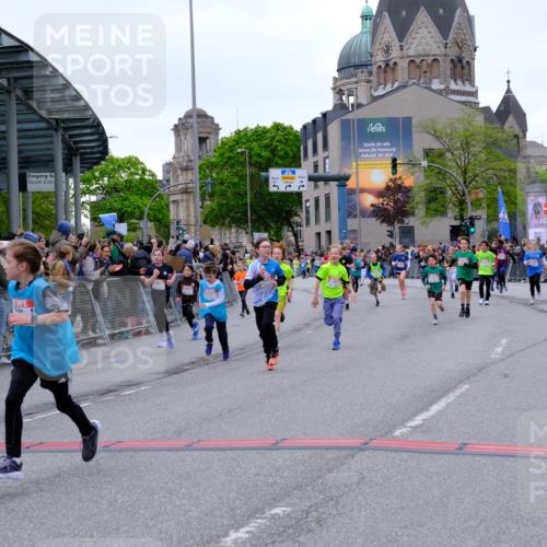 25.04.2026 - Das Zehntel Tim E. http://msf.ph/oto/9575430 25.04.2026 10:53:47 Ziel 5030, 5318, 5324, 5424, 5564, 5683, 5729, 6028, 6060, 6166, 6213, 6244, 6364, 6912, 6926, 7148, 7153, 7181, 7185, 7233, 7253, 7690, 7697, 7746, 7830, 7885, 7899, 7940, 8048, 8059 meine-sportfotos.de