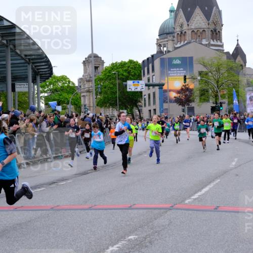 25.04.2026 - Das Zehntel Tim E. http://msf.ph/oto/9575431 25.04.2026 10:53:47 Ziel 5030, 5318, 5324, 5424, 5564, 5683, 5729, 6028, 6060, 6166, 6213, 6244, 6364, 6912, 6926, 7148, 7153, 7181, 7185, 7233, 7253, 7690, 7697, 7746, 7830, 7885, 7899, 7940, 8048, 8059 meine-sportfotos.de