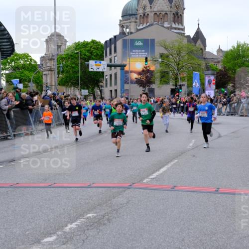 25.04.2026 - Das Zehntel Tim E. http://msf.ph/oto/9575437 25.04.2026 10:53:50 Ziel 5030, 5234, 5411, 5424, 5564, 5683, 5713, 5729, 6060, 6166, 6213, 6222, 6226, 6244, 6364, 6623, 6709, 6926, 7148, 7153, 7194, 7233, 7253, 7690, 7697, 7746, 7830, 7940, 8041 meine-sportfotos.de