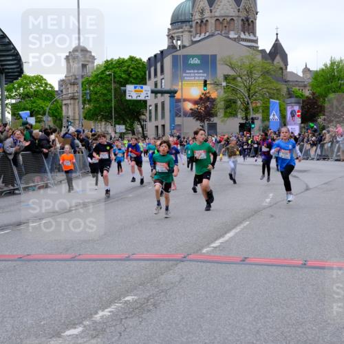 25.04.2026 - Das Zehntel Tim E. http://msf.ph/oto/9575438 25.04.2026 10:53:50 Ziel 5030, 5234, 5411, 5424, 5564, 5683, 5713, 5729, 6060, 6166, 6213, 6222, 6226, 6244, 6364, 6623, 6709, 6926, 7148, 7153, 7194, 7233, 7253, 7690, 7697, 7746, 7830, 7940, 8041 meine-sportfotos.de