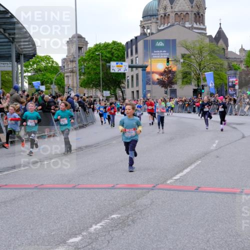 25.04.2026 - Das Zehntel Tim E. http://msf.ph/oto/9575481 25.04.2026 10:53:56 Ziel 5234, 5411, 5424, 5446, 5558, 5564, 5584, 5713, 5729, 5878, 5879, 6060, 6213, 6222, 6226, 6247, 6364, 6373, 6393, 6623, 6709, 7148, 7194, 7233, 7253, 7623, 7746, 7830, 7940, 8041 meine-sportfotos.de