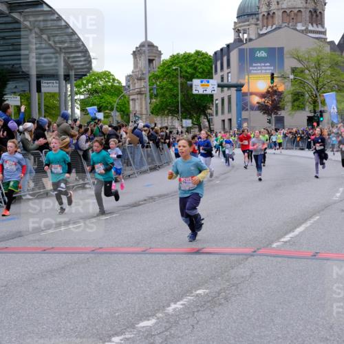25.04.2026 - Das Zehntel Tim E. http://msf.ph/oto/9575485 25.04.2026 10:53:56 Ziel 5234, 5411, 5424, 5446, 5558, 5564, 5584, 5713, 5729, 5878, 5879, 6060, 6213, 6222, 6226, 6247, 6364, 6373, 6393, 6623, 6709, 7148, 7194, 7233, 7253, 7623, 7746, 7830, 7940, 8041 meine-sportfotos.de