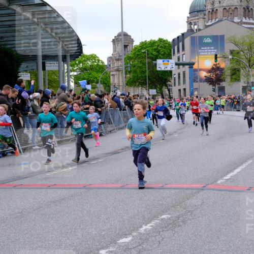 25.04.2026 - Das Zehntel Tim E. http://msf.ph/oto/9575487 25.04.2026 10:53:56 Ziel 5234, 5411, 5424, 5446, 5558, 5564, 5584, 5713, 5729, 5878, 5879, 6060, 6213, 6222, 6226, 6247, 6364, 6373, 6393, 6623, 6709, 7148, 7194, 7233, 7253, 7623, 7746, 7830, 7940, 8041 meine-sportfotos.de