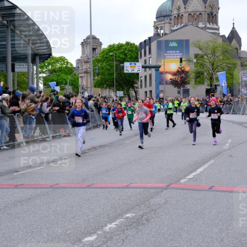 25.04.2026 - Das Zehntel Tim E. http://msf.ph/oto/9575496 25.04.2026 10:53:58 Ziel 5234, 5387, 5390, 5411, 5424, 5446, 5548, 5558, 5584, 5713, 5771, 5878, 5879, 6060, 6222, 6226, 6247, 6364, 6373, 6393, 6500, 6623, 6709, 7148, 7194, 7623, 7830, 7940, 8019, 8041, 8067 meine-sportfotos.de