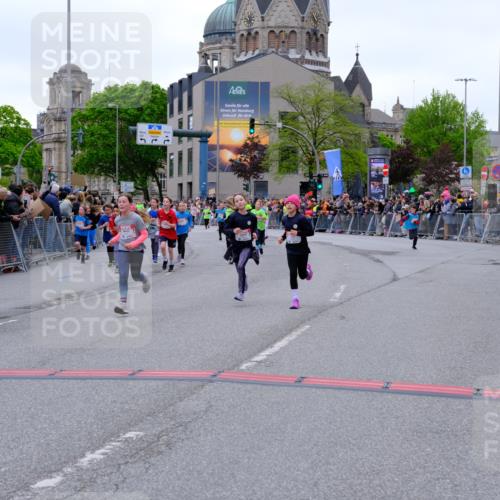 25.04.2026 - Das Zehntel Tim E. http://msf.ph/oto/9575497 25.04.2026 10:53:59 Ziel 5234, 5387, 5390, 5411, 5424, 5446, 5548, 5558, 5584, 5713, 5771, 5878, 5879, 6060, 6219, 6222, 6226, 6227, 6247, 6373, 6393, 6500, 6623, 6709, 7133, 7148, 7194, 7205, 7307, 7314, 7623, 7681, 7940, 8019, 8041, 8067 meine-sportfotos.de