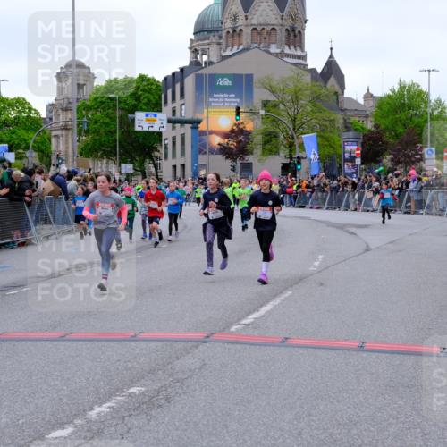 25.04.2026 - Das Zehntel Tim E. http://msf.ph/oto/9575500 25.04.2026 10:53:59 Ziel 5234, 5387, 5390, 5411, 5424, 5446, 5548, 5558, 5584, 5713, 5771, 5878, 5879, 6060, 6219, 6222, 6226, 6227, 6247, 6373, 6393, 6500, 6623, 6709, 7133, 7148, 7194, 7205, 7307, 7314, 7623, 7681, 7940, 8019, 8041, 8067 meine-sportfotos.de