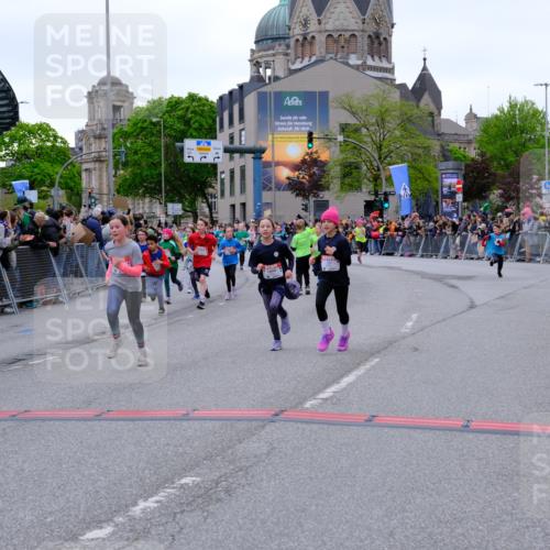 25.04.2026 - Das Zehntel Tim E. http://msf.ph/oto/9575502 25.04.2026 10:53:59 Ziel 5234, 5387, 5390, 5411, 5424, 5446, 5548, 5558, 5584, 5713, 5771, 5878, 5879, 6060, 6219, 6222, 6226, 6227, 6247, 6373, 6393, 6500, 6623, 6709, 7133, 7148, 7194, 7205, 7307, 7314, 7623, 7681, 7940, 8019, 8041, 8067 meine-sportfotos.de