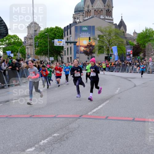 25.04.2026 - Das Zehntel Tim E. http://msf.ph/oto/9575503 25.04.2026 10:53:59 Ziel 5234, 5387, 5390, 5411, 5424, 5446, 5548, 5558, 5584, 5713, 5771, 5878, 5879, 6060, 6219, 6222, 6226, 6227, 6247, 6373, 6393, 6500, 6623, 6709, 7133, 7148, 7194, 7205, 7307, 7314, 7623, 7681, 7940, 8019, 8041, 8067 meine-sportfotos.de