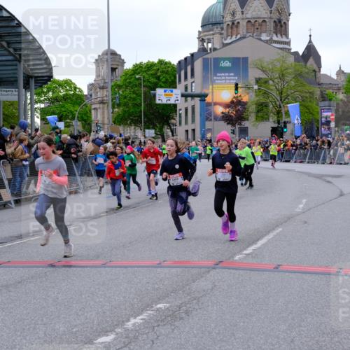 25.04.2026 - Das Zehntel Tim E. http://msf.ph/oto/9575508 25.04.2026 10:54:00 Ziel 5234, 5387, 5390, 5411, 5446, 5548, 5558, 5584, 5713, 5771, 5786, 5878, 5879, 6219, 6222, 6226, 6227, 6247, 6373, 6393, 6500, 6623, 6709, 7133, 7194, 7205, 7307, 7314, 7623, 7681, 8019, 8041, 8067 meine-sportfotos.de