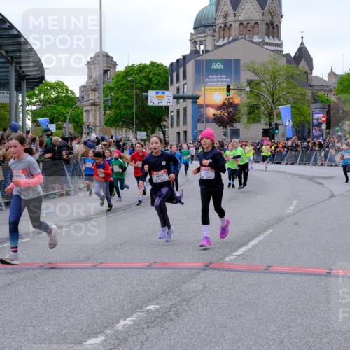 25.04.2026 - Das Zehntel Tim E. http://msf.ph/oto/9575509 25.04.2026 10:54:00 Ziel 5234, 5387, 5390, 5411, 5446, 5548, 5558, 5584, 5713, 5771, 5786, 5878, 5879, 6219, 6222, 6226, 6227, 6247, 6373, 6393, 6500, 6623, 6709, 7133, 7194, 7205, 7307, 7314, 7623, 7681, 8019, 8041, 8067 meine-sportfotos.de