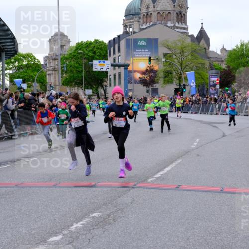 25.04.2026 - Das Zehntel Tim E. http://msf.ph/oto/9575510 25.04.2026 10:54:00 Ziel 5234, 5387, 5390, 5411, 5446, 5548, 5558, 5584, 5713, 5771, 5786, 5878, 5879, 6219, 6222, 6226, 6227, 6247, 6373, 6393, 6500, 6623, 6709, 7133, 7194, 7205, 7307, 7314, 7623, 7681, 8019, 8041, 8067 meine-sportfotos.de