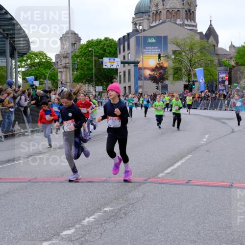 25.04.2026 - Das Zehntel Tim E. http://msf.ph/oto/9575512 25.04.2026 10:54:00 Ziel 5234, 5387, 5390, 5411, 5446, 5548, 5558, 5584, 5713, 5771, 5786, 5878, 5879, 6219, 6222, 6226, 6227, 6247, 6373, 6393, 6500, 6623, 6709, 7133, 7194, 7205, 7307, 7314, 7623, 7681, 8019, 8041, 8067 meine-sportfotos.de