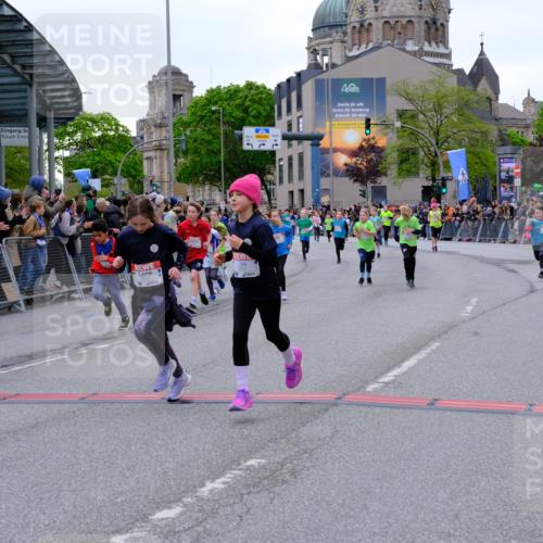 25.04.2026 - Das Zehntel Tim E. http://msf.ph/oto/9575513 25.04.2026 10:54:00 Ziel 5234, 5387, 5390, 5411, 5446, 5548, 5558, 5584, 5713, 5771, 5786, 5878, 5879, 6219, 6222, 6226, 6227, 6247, 6373, 6393, 6500, 6623, 6709, 7133, 7194, 7205, 7307, 7314, 7623, 7681, 8019, 8041, 8067 meine-sportfotos.de