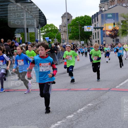 25.04.2026 - Das Zehntel Tim E. http://msf.ph/oto/9575539 25.04.2026 10:54:03 Ziel 5387, 5390, 5446, 5548, 5558, 5584, 5771, 5786, 5878, 5879, 6036, 6065, 6076, 6219, 6227, 6247, 6373, 6393, 6500, 6505, 7133, 7205, 7307, 7314, 7623, 7681, 8019, 8067 meine-sportfotos.de