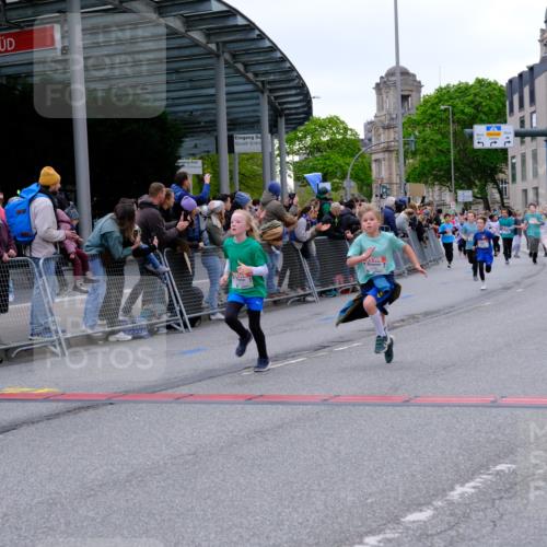 25.04.2026 - Das Zehntel Tim E. http://msf.ph/oto/9575556 25.04.2026 10:54:06 Ziel 5357, 5387, 5390, 5446, 5548, 5558, 5584, 5771, 5786, 5827, 6036, 6065, 6076, 6219, 6227, 6247, 6393, 6500, 6505, 7133, 7205, 7249, 7307, 7314, 7526, 7681, 8019, 8067 meine-sportfotos.de