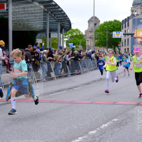 25.04.2026 - Das Zehntel Tim E. http://msf.ph/oto/9575561 25.04.2026 10:54:07 Ziel 5357, 5387, 5390, 5548, 5558, 5584, 5771, 5786, 5827, 6036, 6065, 6076, 6219, 6227, 6247, 6500, 6505, 7133, 7205, 7249, 7307, 7314, 7526, 7681, 8019, 8067 meine-sportfotos.de