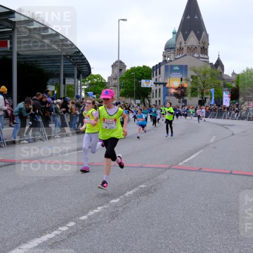 25.04.2026 - Das Zehntel Tim E. http://msf.ph/oto/9575562 25.04.2026 10:54:08 Ziel 5357, 5387, 5390, 5447, 5548, 5771, 5786, 5827, 5901, 5903, 6036, 6065, 6076, 6219, 6227, 6500, 6505, 6844, 7133, 7175, 7205, 7249, 7307, 7314, 7526, 7681, 8019, 8067 meine-sportfotos.de