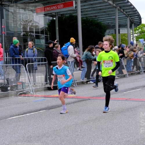 25.04.2026 - Das Zehntel Tim E. http://msf.ph/oto/9575572 25.04.2026 10:54:10 Ziel 5255, 5357, 5390, 5447, 5548, 5771, 5786, 5827, 5901, 5903, 6036, 6065, 6076, 6219, 6227, 6500, 6505, 6613, 6696, 6740, 6844, 7133, 7175, 7183, 7205, 7249, 7307, 7314, 7526, 7681, 7741, 8019, 8067 meine-sportfotos.de