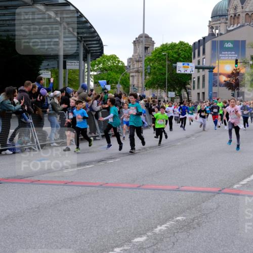 25.04.2026 - Das Zehntel Tim E. http://msf.ph/oto/9575578 25.04.2026 10:54:11 Ziel 5004, 5113, 5255, 5357, 5376, 5403, 5447, 5470, 5786, 5827, 5901, 5903, 6036, 6065, 6076, 6219, 6227, 6505, 6613, 6696, 6701, 6740, 6844, 7133, 7175, 7183, 7205, 7249, 7307, 7314, 7526, 7681, 7741, 7752 meine-sportfotos.de