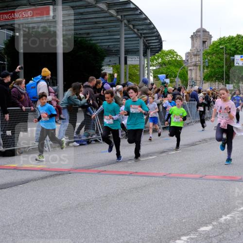 25.04.2026 - Das Zehntel Tim E. http://msf.ph/oto/9575584 25.04.2026 10:54:13 Ziel 5004, 5059, 5113, 5255, 5306, 5357, 5376, 5403, 5447, 5470, 5827, 5901, 5903, 6036, 6065, 6076, 6505, 6613, 6696, 6701, 6714, 6740, 6844, 6972, 7095, 7175, 7183, 7206, 7249, 7526, 7741, 7752, 7927, 7949 meine-sportfotos.de
