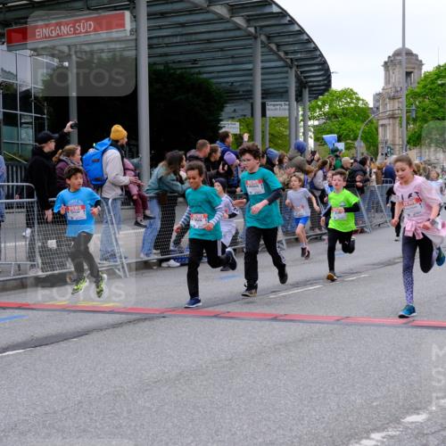 25.04.2026 - Das Zehntel Tim E. http://msf.ph/oto/9575586 25.04.2026 10:54:13 Ziel 5004, 5059, 5113, 5255, 5306, 5357, 5376, 5403, 5447, 5470, 5827, 5901, 5903, 6036, 6065, 6076, 6505, 6613, 6696, 6701, 6714, 6740, 6844, 6972, 7095, 7175, 7183, 7206, 7249, 7526, 7741, 7752, 7927, 7949 meine-sportfotos.de