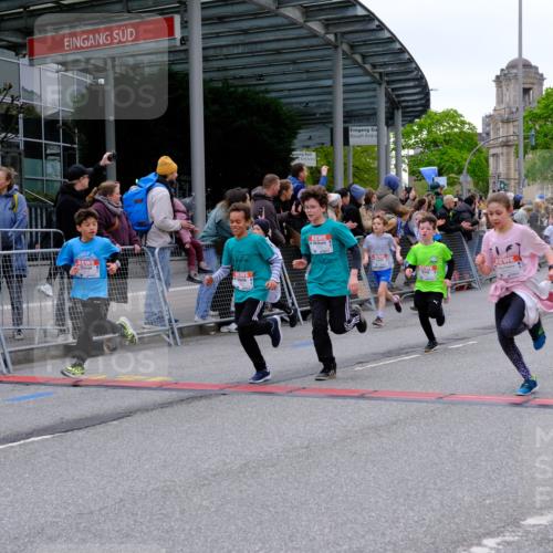 25.04.2026 - Das Zehntel Tim E. http://msf.ph/oto/9575587 25.04.2026 10:54:13 Ziel 5004, 5059, 5113, 5255, 5306, 5357, 5376, 5403, 5447, 5470, 5827, 5901, 5903, 6036, 6065, 6076, 6505, 6613, 6696, 6701, 6714, 6740, 6844, 6972, 7095, 7175, 7183, 7206, 7249, 7526, 7741, 7752, 7927, 7949 meine-sportfotos.de