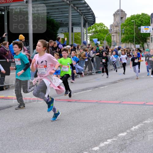 25.04.2026 - Das Zehntel Tim E. http://msf.ph/oto/9575590 25.04.2026 10:54:14 Ziel 5004, 5059, 5072, 5113, 5255, 5306, 5357, 5376, 5403, 5447, 5470, 5827, 5901, 5903, 6036, 6065, 6076, 6505, 6613, 6635, 6696, 6701, 6714, 6740, 6844, 6972, 7095, 7175, 7183, 7206, 7249, 7311, 7526, 7741, 7752, 7927, 7949 meine-sportfotos.de