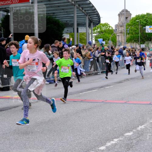 25.04.2026 - Das Zehntel Tim E. http://msf.ph/oto/9575591 25.04.2026 10:54:14 Ziel 5004, 5059, 5072, 5113, 5255, 5306, 5357, 5376, 5403, 5447, 5470, 5827, 5901, 5903, 6036, 6065, 6076, 6505, 6613, 6635, 6696, 6701, 6714, 6740, 6844, 6972, 7095, 7175, 7183, 7206, 7249, 7311, 7526, 7741, 7752, 7927, 7949 meine-sportfotos.de