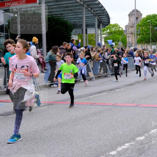 25.04.2026 - Das Zehntel Tim E. http://msf.ph/oto/9575592 25.04.2026 10:54:14 Ziel 5004, 5059, 5072, 5113, 5255, 5306, 5357, 5376, 5403, 5447, 5470, 5827, 5901, 5903, 6036, 6065, 6076, 6505, 6613, 6635, 6696, 6701, 6714, 6740, 6844, 6972, 7095, 7175, 7183, 7206, 7249, 7311, 7526, 7741, 7752, 7927, 7949 meine-sportfotos.de