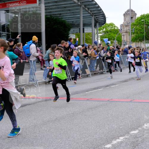 25.04.2026 - Das Zehntel Tim E. http://msf.ph/oto/9575593 25.04.2026 10:54:14 Ziel 5004, 5059, 5072, 5113, 5255, 5306, 5357, 5376, 5403, 5447, 5470, 5827, 5901, 5903, 6036, 6065, 6076, 6505, 6613, 6635, 6696, 6701, 6714, 6740, 6844, 6972, 7095, 7175, 7183, 7206, 7249, 7311, 7526, 7741, 7752, 7927, 7949 meine-sportfotos.de