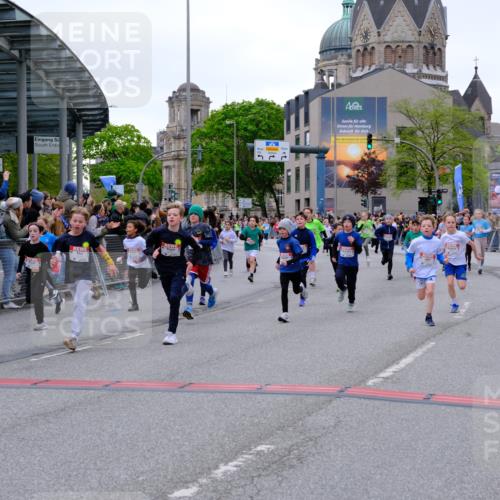 25.04.2026 - Das Zehntel Tim E. http://msf.ph/oto/9575595 25.04.2026 10:54:15 Ziel 5004, 5059, 5072, 5113, 5255, 5306, 5357, 5376, 5403, 5447, 5470, 5827, 5901, 5903, 6065, 6613, 6635, 6696, 6701, 6714, 6740, 6844, 6920, 6923, 6924, 6972, 7095, 7175, 7183, 7206, 7249, 7311, 7526, 7741, 7752, 7927, 7949 meine-sportfotos.de