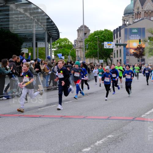 25.04.2026 - Das Zehntel Tim E. http://msf.ph/oto/9575598 25.04.2026 10:54:15 Ziel 5004, 5059, 5072, 5113, 5255, 5306, 5357, 5376, 5403, 5447, 5470, 5827, 5901, 5903, 6065, 6613, 6635, 6696, 6701, 6714, 6740, 6844, 6920, 6923, 6924, 6972, 7095, 7175, 7183, 7206, 7249, 7311, 7526, 7741, 7752, 7927, 7949 meine-sportfotos.de