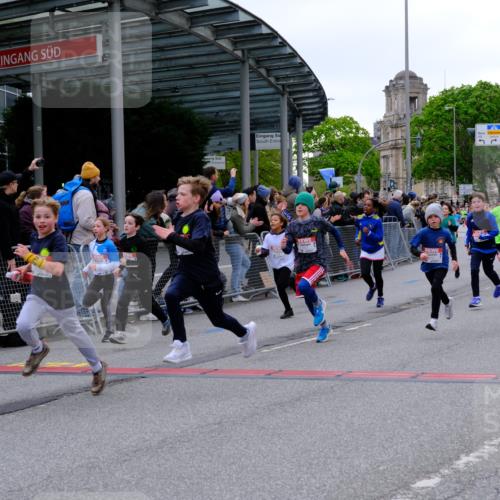 25.04.2026 - Das Zehntel Tim E. http://msf.ph/oto/9575603 25.04.2026 10:54:16 Ziel 5004, 5059, 5072, 5108, 5113, 5255, 5306, 5357, 5376, 5403, 5447, 5470, 5755, 5827, 5901, 5903, 6107, 6613, 6635, 6696, 6701, 6714, 6740, 6844, 6920, 6923, 6924, 6972, 7095, 7175, 7183, 7206, 7249, 7311, 7526, 7741, 7752, 7927, 7949 meine-sportfotos.de