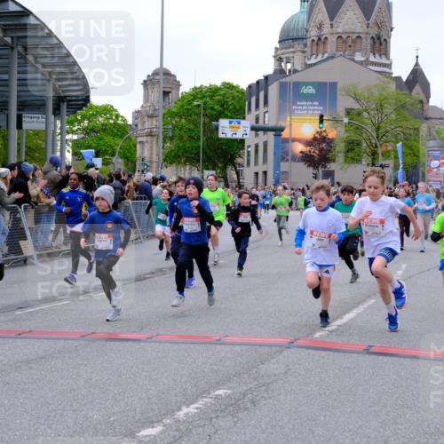 25.04.2026 - Das Zehntel Tim E. http://msf.ph/oto/9575604 25.04.2026 10:54:16 Ziel 5004, 5059, 5072, 5108, 5113, 5255, 5306, 5357, 5376, 5403, 5447, 5470, 5755, 5827, 5901, 5903, 6107, 6613, 6635, 6696, 6701, 6714, 6740, 6844, 6920, 6923, 6924, 6972, 7095, 7175, 7183, 7206, 7249, 7311, 7526, 7741, 7752, 7927, 7949 meine-sportfotos.de