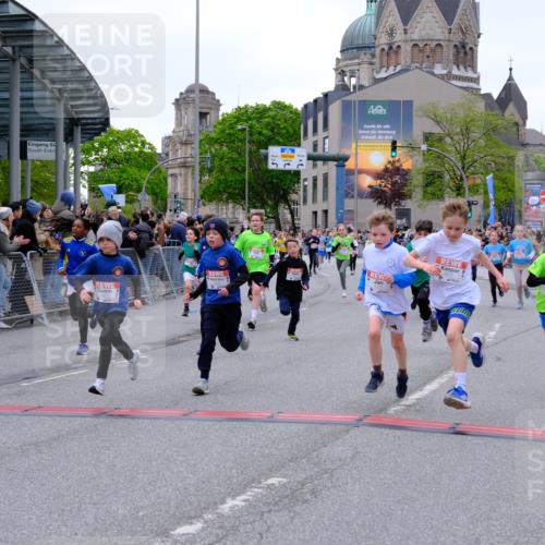 25.04.2026 - Das Zehntel Tim E. http://msf.ph/oto/9575605 25.04.2026 10:54:16 Ziel 5004, 5059, 5072, 5108, 5113, 5255, 5306, 5357, 5376, 5403, 5447, 5470, 5755, 5827, 5901, 5903, 6107, 6613, 6635, 6696, 6701, 6714, 6740, 6844, 6920, 6923, 6924, 6972, 7095, 7175, 7183, 7206, 7249, 7311, 7526, 7741, 7752, 7927, 7949 meine-sportfotos.de