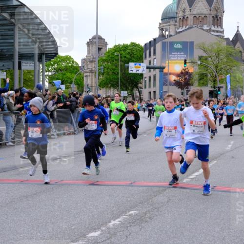 25.04.2026 - Das Zehntel Tim E. http://msf.ph/oto/9575607 25.04.2026 10:54:16 Ziel 5004, 5059, 5072, 5108, 5113, 5255, 5306, 5357, 5376, 5403, 5447, 5470, 5755, 5827, 5901, 5903, 6107, 6613, 6635, 6696, 6701, 6714, 6740, 6844, 6920, 6923, 6924, 6972, 7095, 7175, 7183, 7206, 7249, 7311, 7526, 7741, 7752, 7927, 7949 meine-sportfotos.de